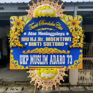Bunga Papan Ucapan Kudus